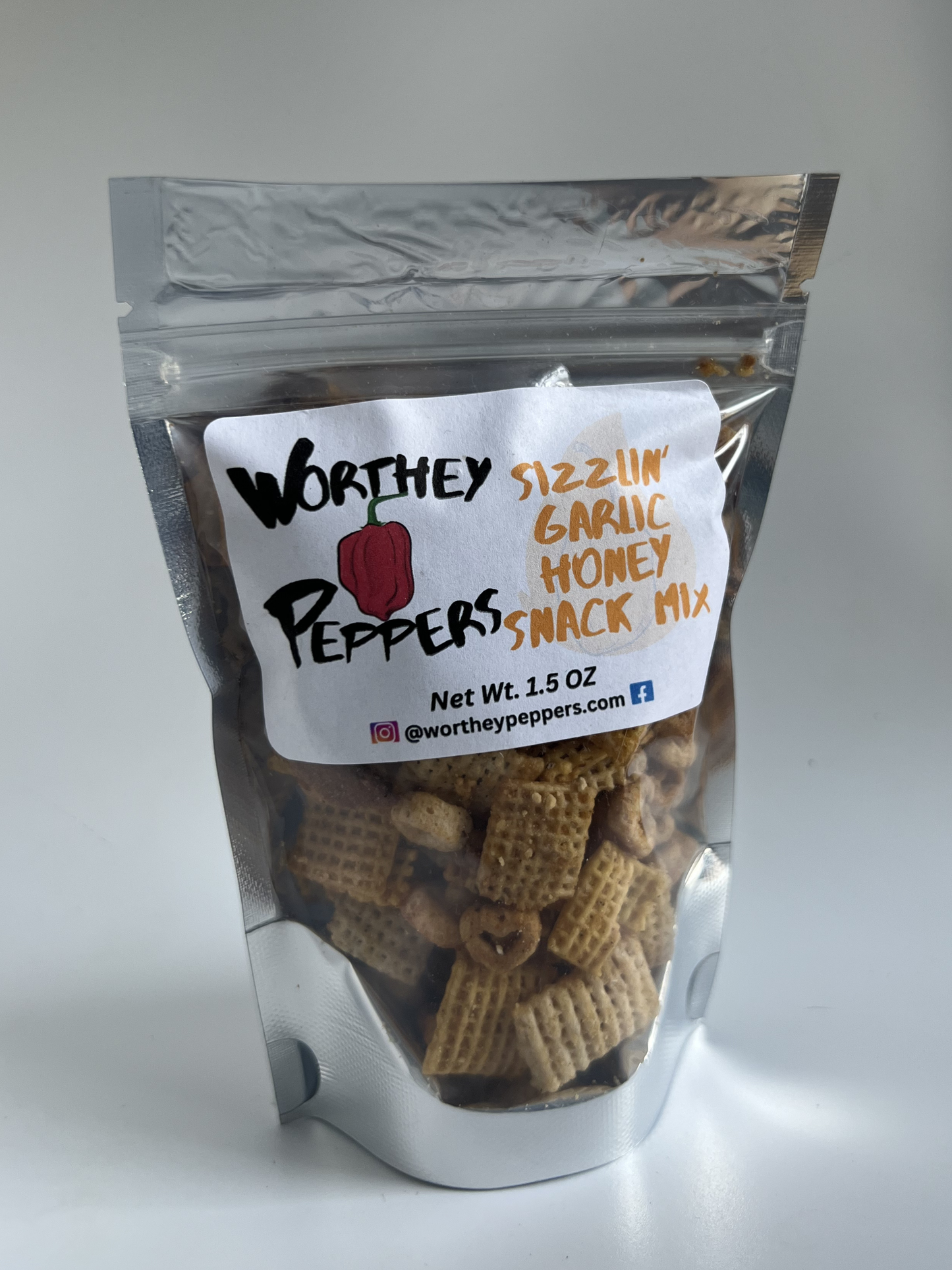 Sizzlin' Garlic Honey Snack Mix